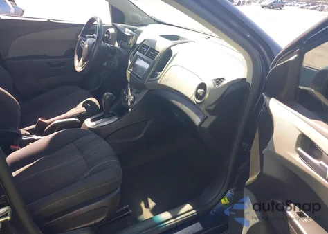 2015 Chevrolet Sonic Lt Auto z USA, uszkodzony, nr VIN 1G1JC5SB5F4177676